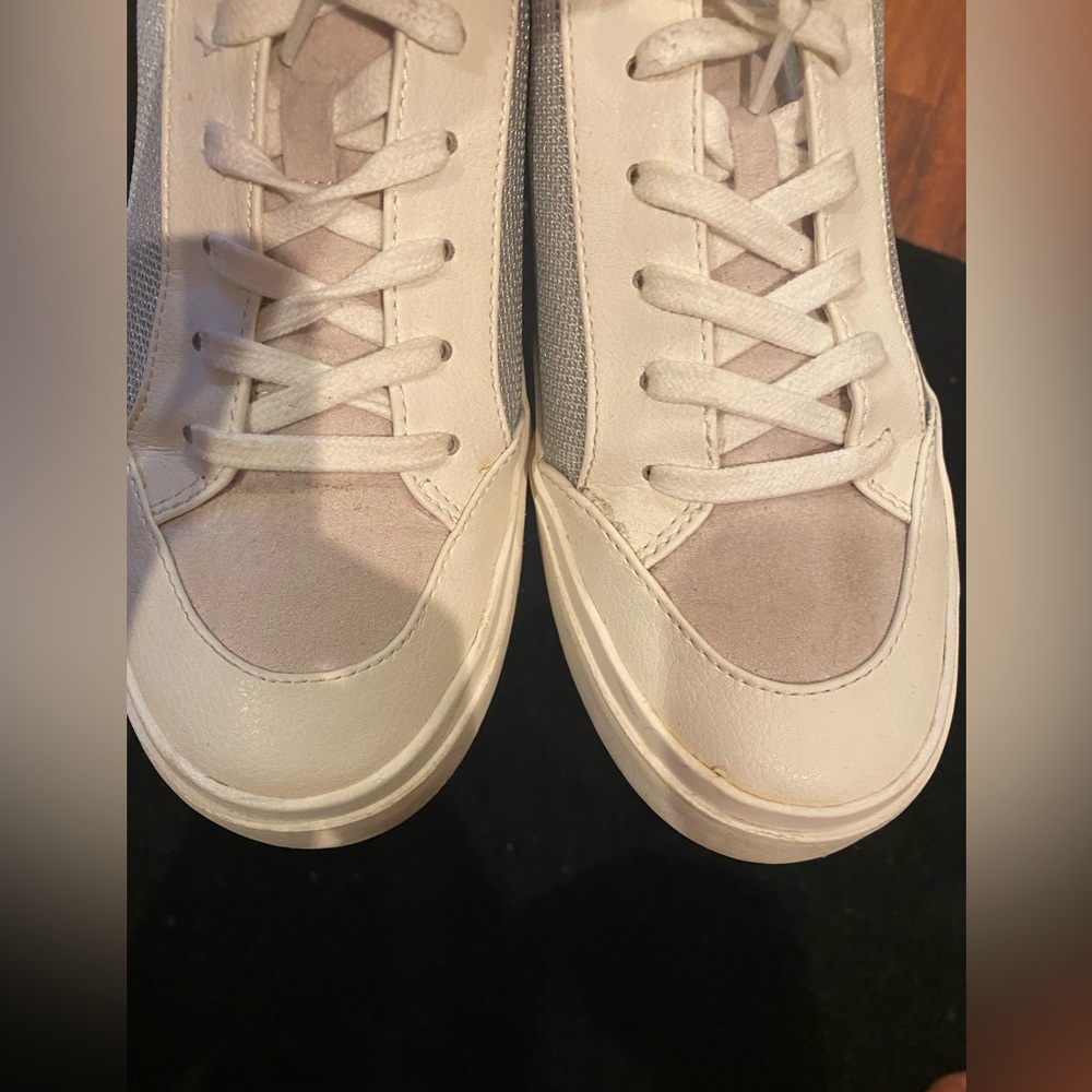 Dolce Vita Zhane sneaker